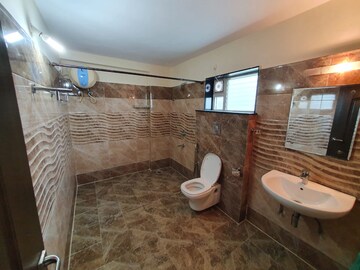 Furnished Amenities in 4 BHK Apartment at Film Nagar – for Rent