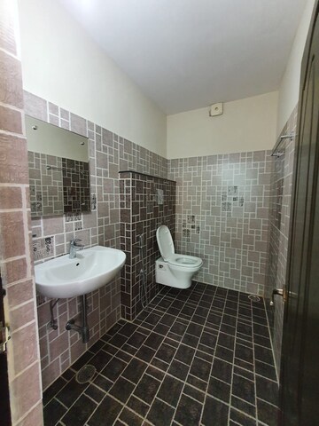 Bathroom in 4 BHK Apartment at Film Nagar – for Rent