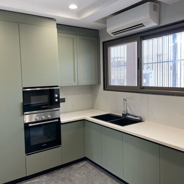 Kitchen in 4 BHK Builder Floor at Dlf Phase I – for Sale
