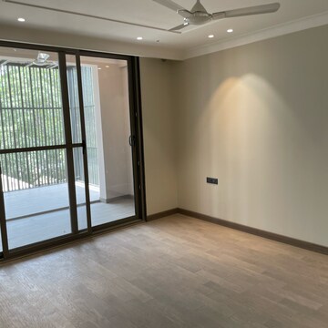 Room in 4 BHK Builder Floor at Dlf Phase I – for Sale