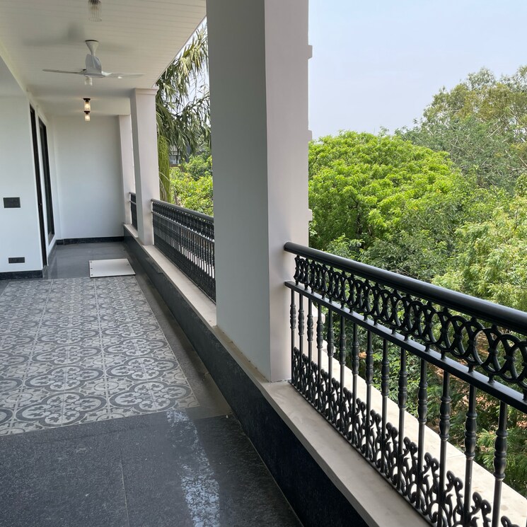 Balcony, dlf phase i 4 Bedroom 502 Sq.Yd. Builder Floor In Dlf Phase I Gurgaon 8764617