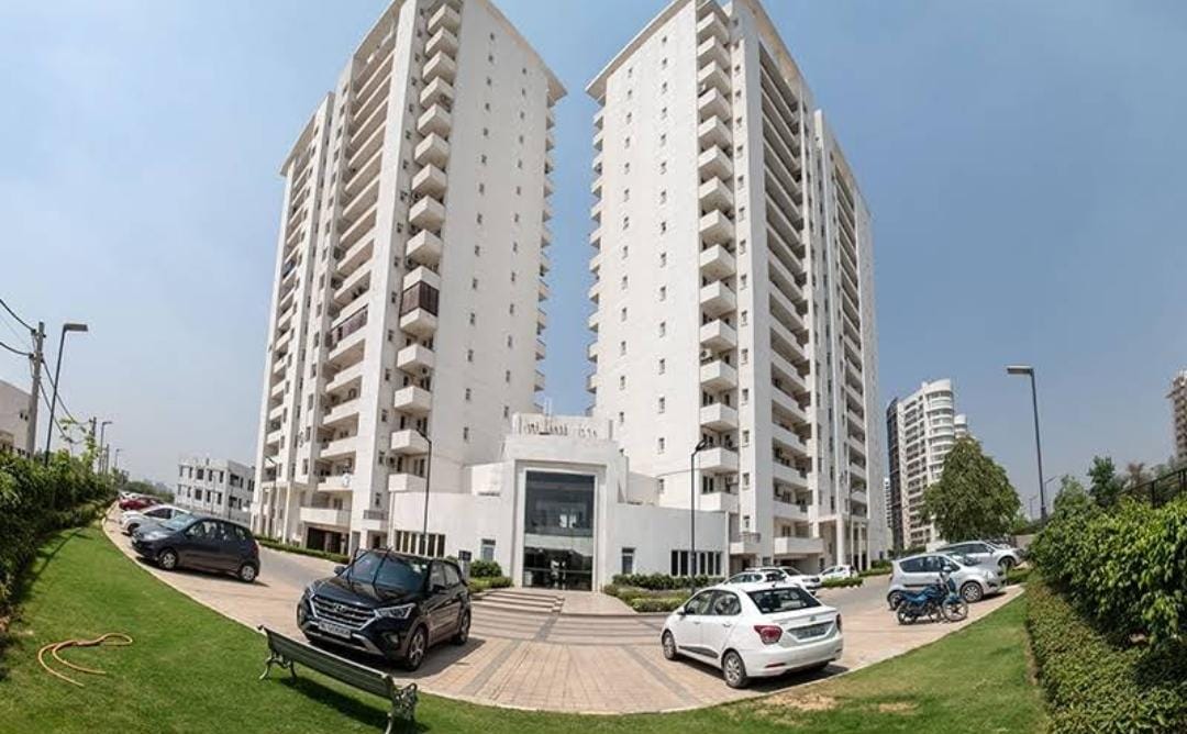 3 BHK + Servant Room Apartment For Sale in Emaar The Enclave