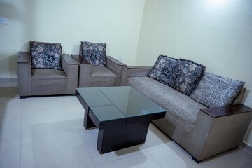 2 BHK Apartment For Rent in Pyramid Urban Homes 3, Sector 67a
