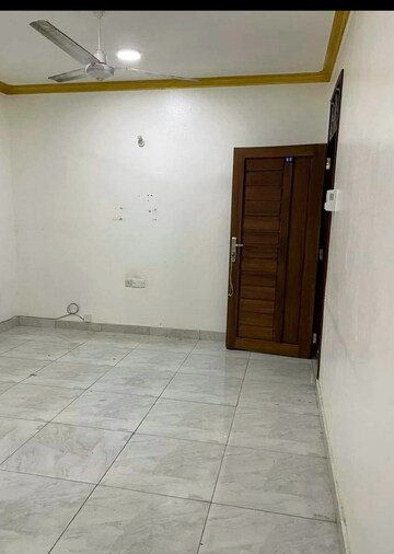 Room in 3 BHK Apartment at Aarti CHS Mulund West, Mulund West – for Sale