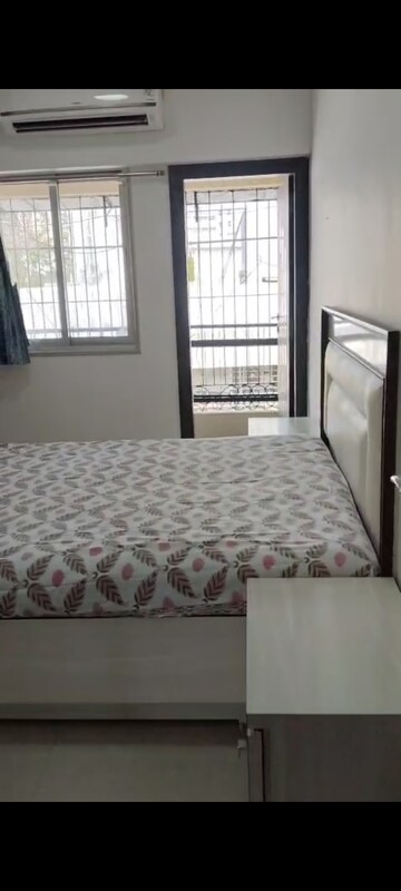 Bedroom in 3 BHK Apartment at Shivaji Park – for Rent