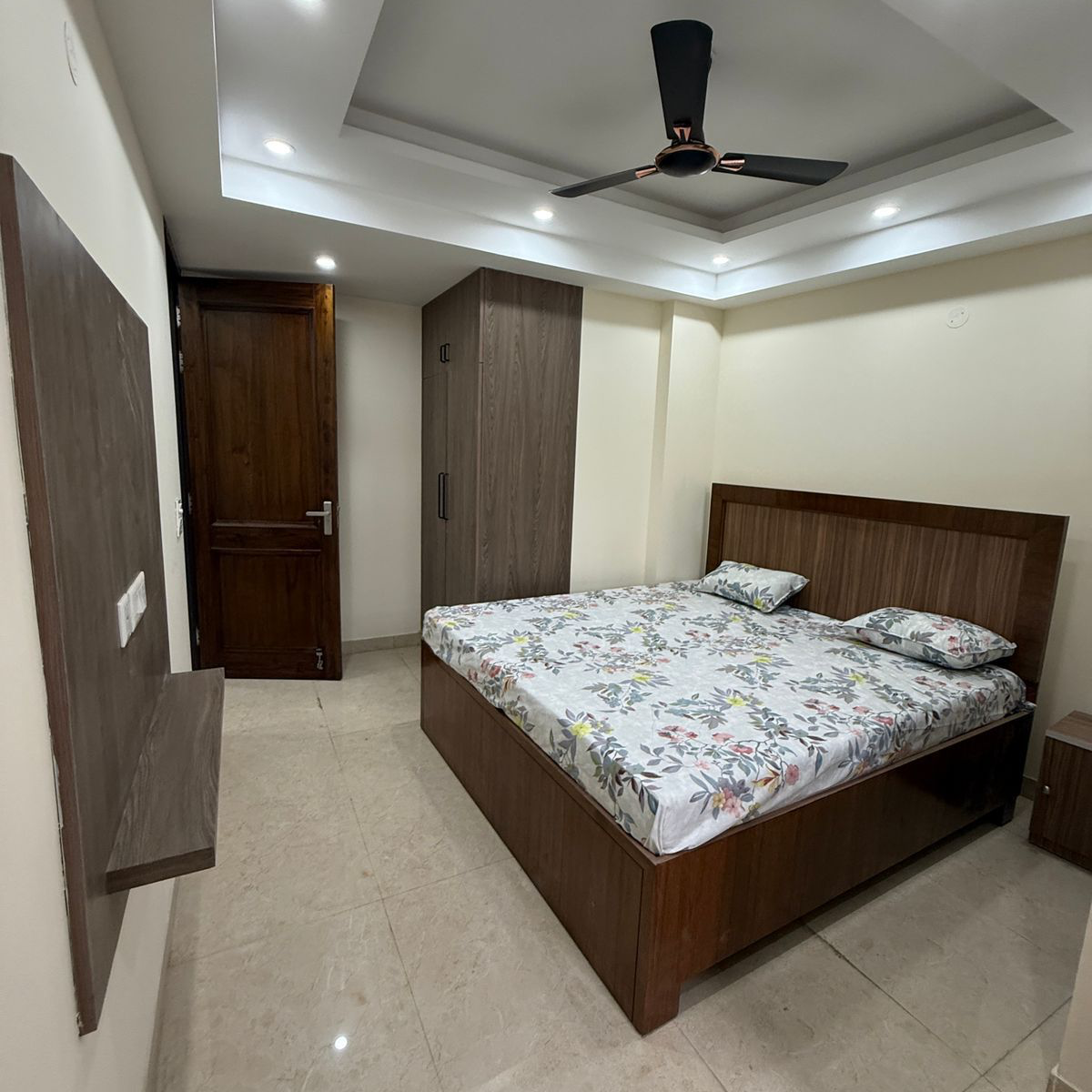 1 BHK Builder Floor For Rent in Chhattapur 