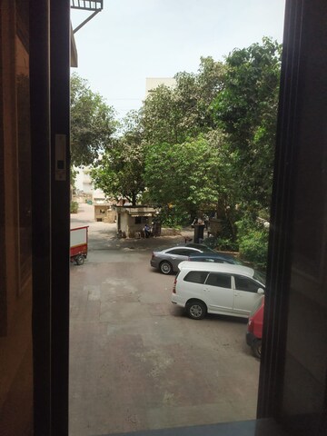 Parking in 4 BHK Apartment at Venus Apartments Worli, Worli – for Rent
