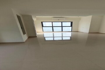 Room in 3 BHK Apartment at Lodha Vista, Lower Parel – for Rent