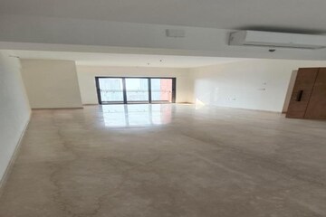 Room in 3 BHK Apartment at Lodha Vista, Lower Parel – for Rent