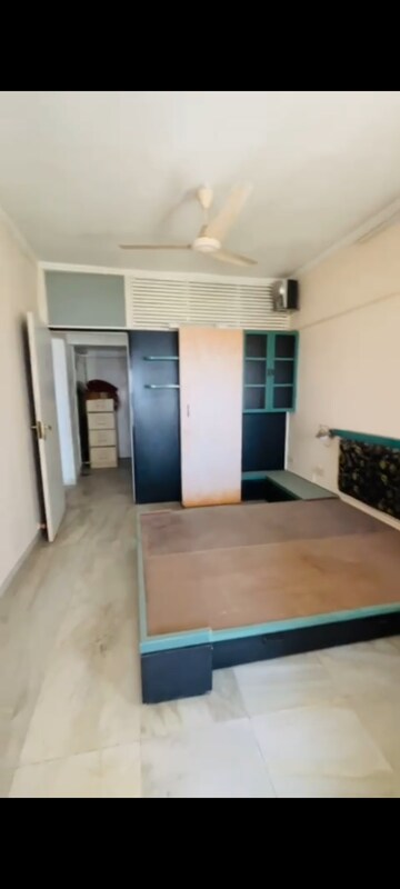 Bedroom in 4 BHK Apartment at Prabhadevi – for Rent
