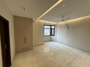 Bedroom in 4 BHK Builder Floor at Safdarjung Enclave – for Rent