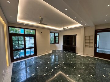 Room in 4 BHK Builder Floor at Safdarjung Enclave – for Rent