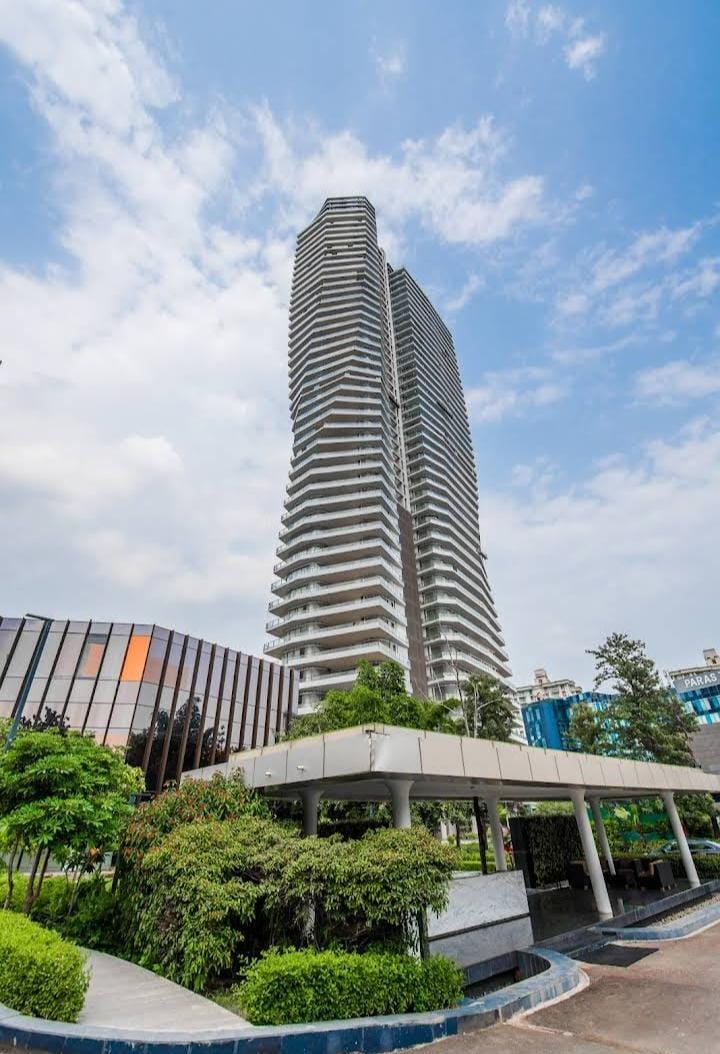 4 BHK + Servant Room Apartment For Sale in Paras Quartier