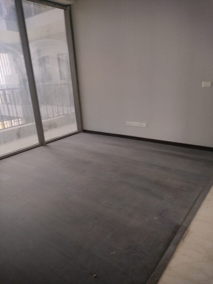 Room, paras-quartier 4 Bedroom 5350 Sq.Ft. Apartment In Gwal Pahari Gurgaon 8764708