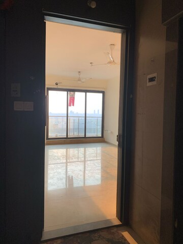 Room in 3 BHK Apartment at Lotus Sky Garden, Malad West – for Rent