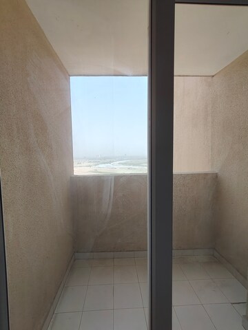 Room in 3 BHK Apartment at Tata Eureka Park, Sector 150 – for Rent