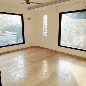 Room in 3.5 BHK Apartment at Ireo The Corridors, Ramgarh Dhani – for Sale