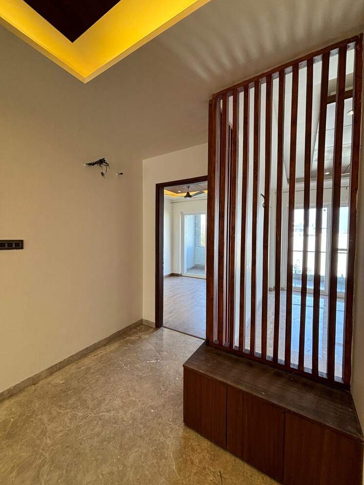 Room, panchsheel park 4 Bedroom 4500 Sq.Ft. Apartment In Panchsheel Park Delhi 8764775