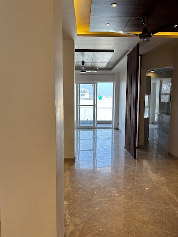 Room in 4 BHK Apartment at Panchsheel Park – for Sale