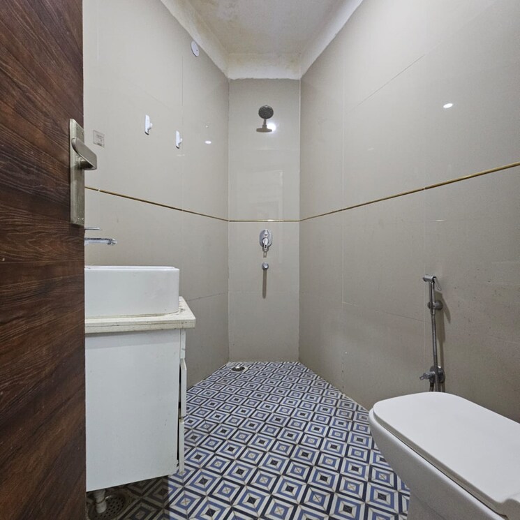 Bathroom, chattarpur 2 Bedroom 800 Sq.Ft. Builder Floor In Chattarpur Delhi 8764791