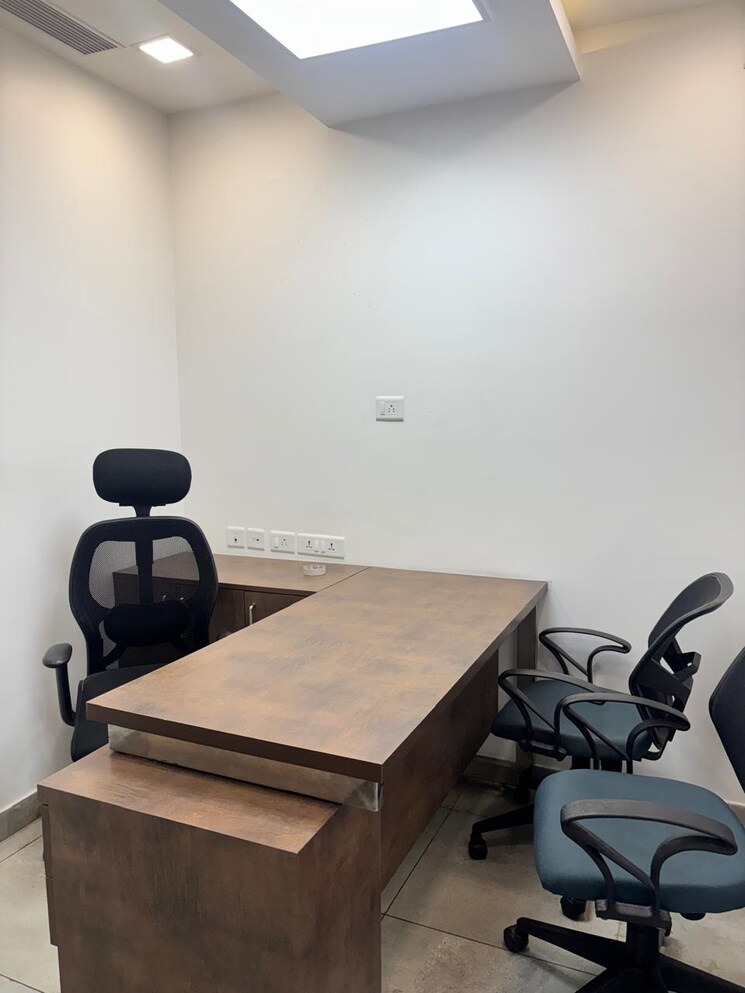 Team Area, grandslam-ithum Commercial Office Space 1160 Sq.Ft. In Sector 62 Noida 8764806
