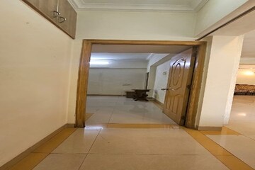 Room in 3 BHK Apartment at Gaurang Shree Gaurang, Naupada – for Rent