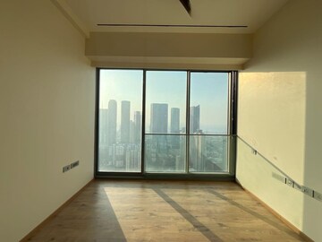Room in 4 BHK Apartment at Rustomjee Crown, Prabhadevi – for Rent