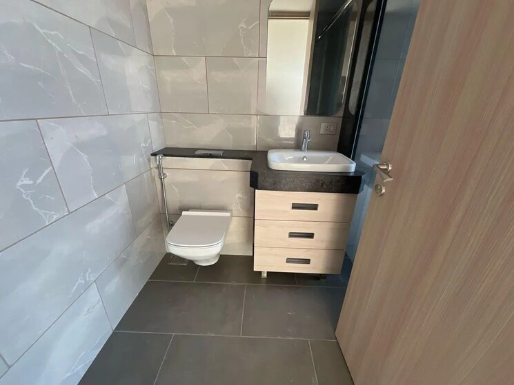 Bathroom, rustomjee-crown 4 Bedroom 2500 Sq.Ft. Apartment In Prabhadevi Mumbai 8764828