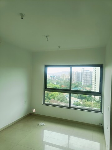 Room in 1 BHK Apartment at Kalpataru Immensa, Kolshet Road – for Sale