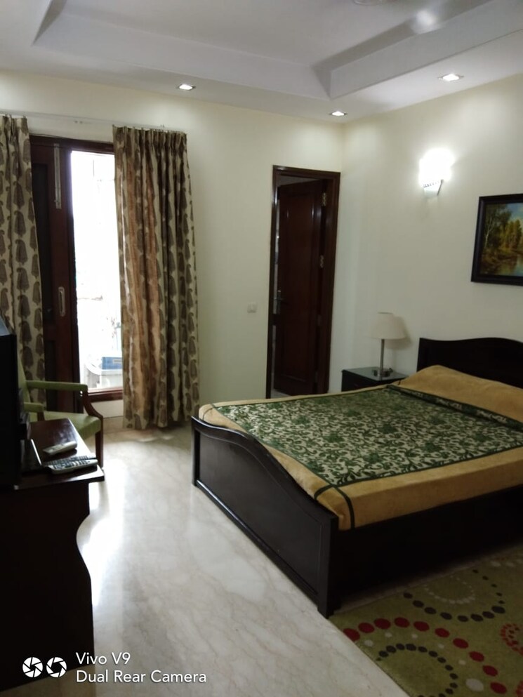 Bedroom, defence colony 2 Bedroom 1250 Sq.Ft. Builder Floor In Defence Colony Delhi 8764861