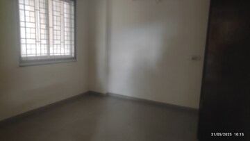 Room in 3 BHK Apartment at Modi Mayflower Grande, Mallapur – for Rent