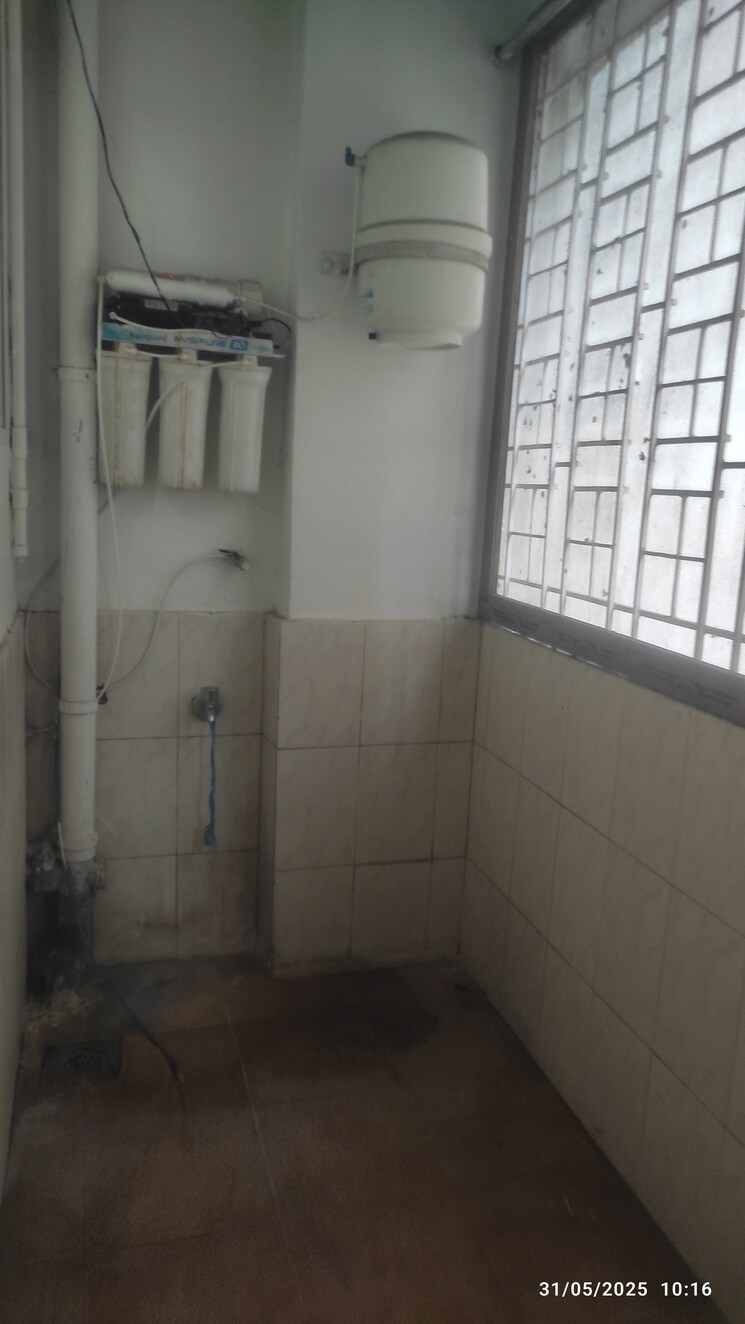 Bathroom, modi-mayflower-grande 3 Bedroom 1625 Sq.Ft. Apartment In Mallapur Hyderabad 8764901
