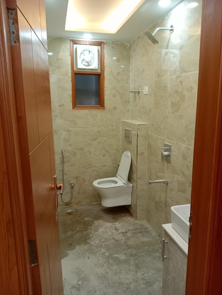 Bathroom, panchsheel vihar 3 Bedroom 1200 Sq.Ft. Apartment In Panchsheel Vihar Delhi 8764877