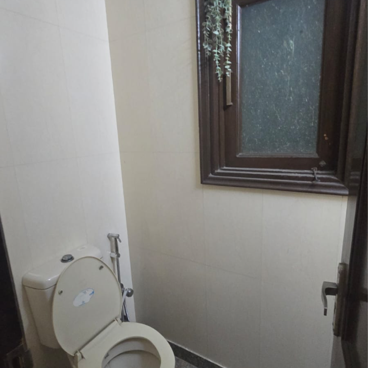 Bathroom, safdarjung development area 3 Bedroom 1800 Sq.Ft. Builder Floor In Safdarjung Development Area Delhi 8764882
