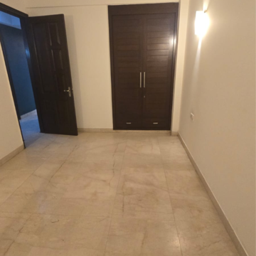 Room in 3 BHK Builder Floor at Safdarjung Development Area – for Rent