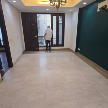 Room in 3 BHK Builder Floor at Safdarjung Development Area – for Rent