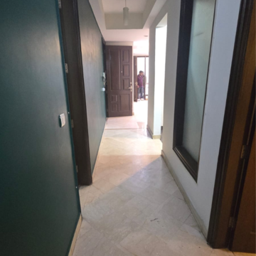 Building Lobby in 3 BHK Builder Floor at Safdarjung Development Area – for Rent