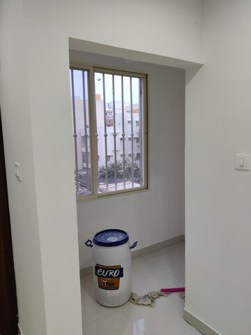Room in 3 BHK Apartment at Shiv Kailash Apartment, Hsr Layout – for Sale