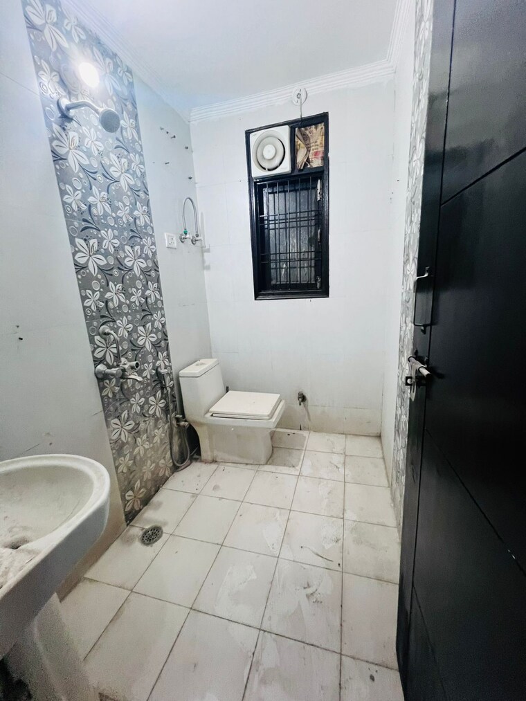 Bathroom, chattarpur 2 Bedroom 720 Sq.Ft. Builder Floor In Chattarpur Delhi 8764930