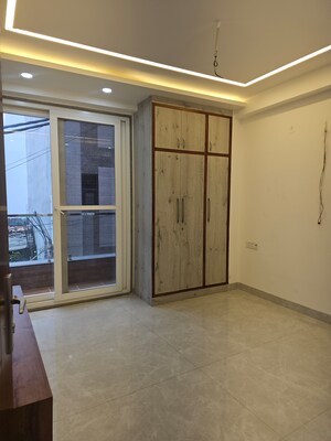 Furnished Amenities in 3 BHK Builder Floor at Sector 23 Dwarka – for Sale