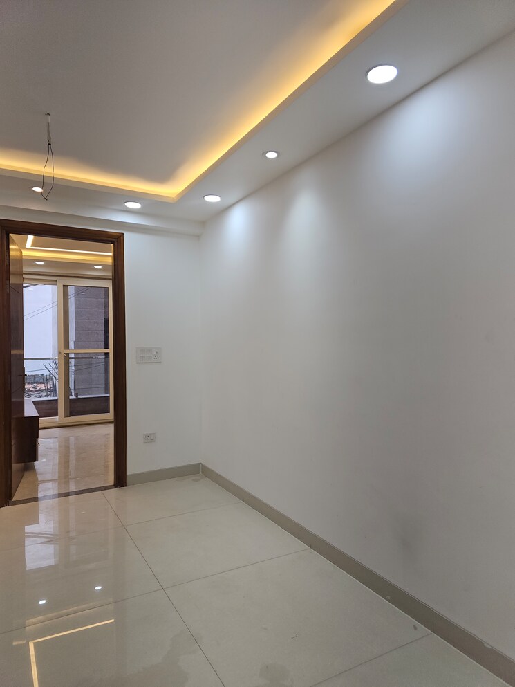 undefined, sector 23 dwarka 3 Bedroom 120 Sq.Yd. Builder Floor In Sector 23 Dwarka Delhi 8764982