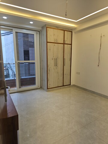 Furnished Amenities in 3 BHK Builder Floor at Sector 23 Dwarka – for Sale