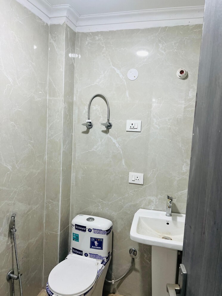 Bathroom, chattarpur 2 Bedroom 720 Sq.Ft. Builder Floor In Chattarpur Delhi 8764971