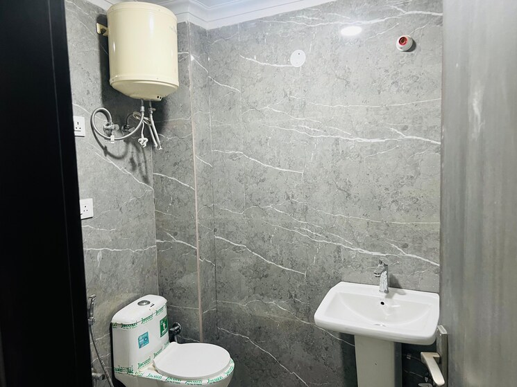 Bathroom, chattarpur 2 Bedroom 720 Sq.Ft. Builder Floor In Chattarpur Delhi 8764971