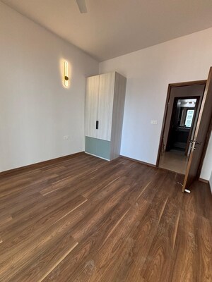 Room in 3 BHK Apartment at Ireo Victory Valley, Sector 67 – for Sale