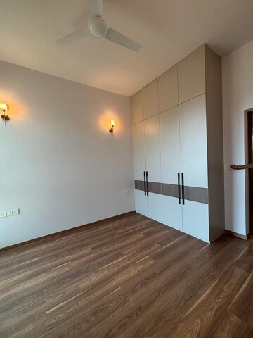 Room in 4 BHK Apartment at Ireo Victory Valley, Sector 67 – for Rent