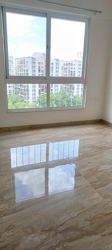 Room in 2 BHK Apartment at VTP Solitaire, Baner – for Sale