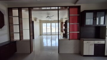 Room in 3 BHK Apartment at Movie Towers, Kokapet – for Rent