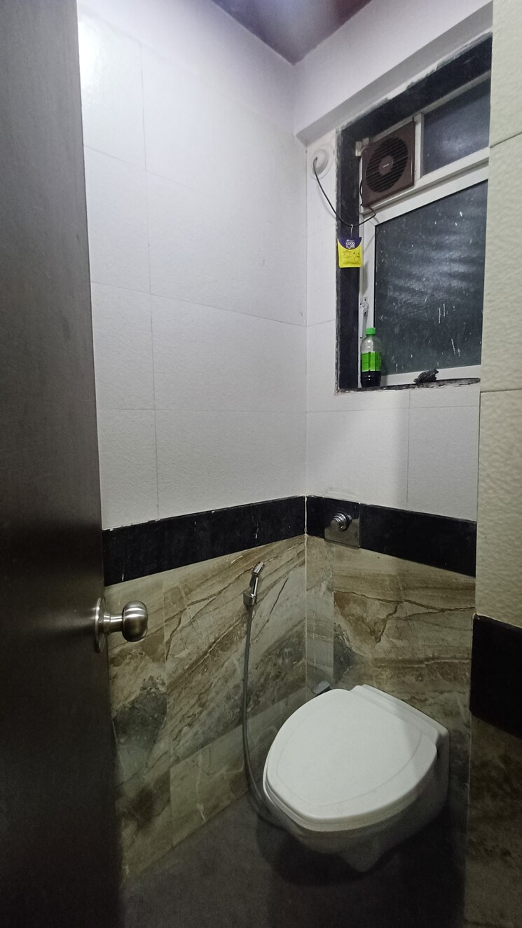 Bathroom, stg-atlantis 1 Bedroom 428 Sq.Ft. Apartment In Panch Pakhadi Thane 8765082