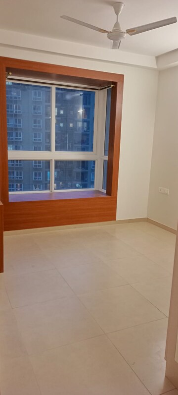 Room in 3 BHK Apartment at Bhartiya Nikoo Homes Phase 2, Thanisandra Main Road – for Rent
